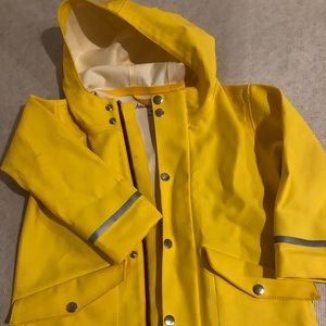 Hanna Andersson boys raincoat in 100 cm.